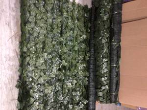 59 in. x 118 in. Faux Ivy Leaf Vines IndoorOutdoor Privacy Fencing Roll Customer Returns See Pictures
