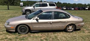 1999 Ford Taurus SE