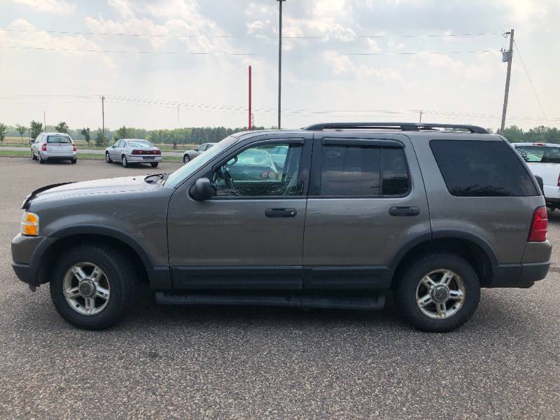 2003 Ford Explorer XLT - 4x4 W Third Row Seating