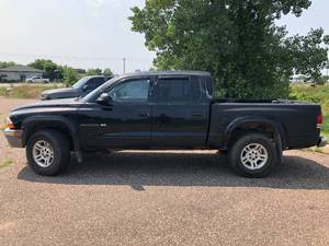 2001 Dodge Dakota Quad Cab SLT - 4x4 V8