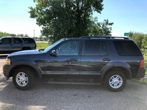2003 Ford Explorer XLS - 4x4
