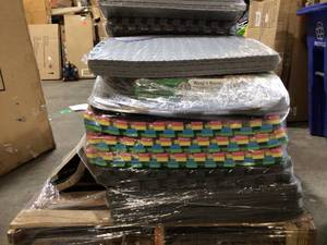 Lot of assorted Foam interlocking floor mats (see all pictures)
