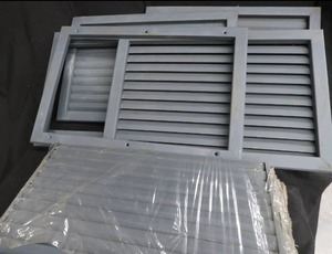 lot 62 image: 4 METAL VENTS