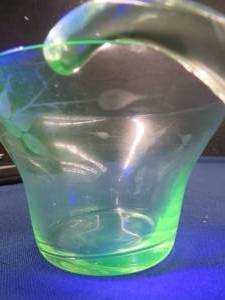 lot 30 image: VERY COOL VASELINE URANIUM GLASS- SAUCE SPOON AND BOWL WITH DAINTY DESIGNS
