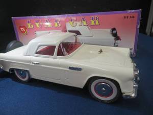 lot 33 image: VINTAGE 1955-56 FORD THUNDERBIRD T-BIRD COLLECTABLE TOY CAR IN ORIGINAL BOX
