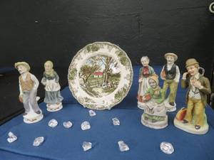 lot 65 image: THE STONEWALL FRIENDLY VILLAGE VINTAGE PLATE - 6 FARMER FIGURINES