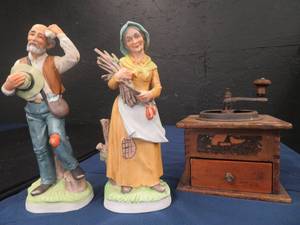 lot 70 image: VINTAGE IMPERIAL ARCADE COFFEE GRINDER- TWO FARMER FIGURINES SHAKOPEE MN