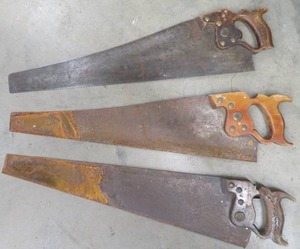 lot 73 image: 3 VINTAGEANTIQUE SAWS