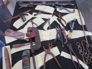 lot 76 image: HUGE ANTIQUEVINTAGE TOOL LOT