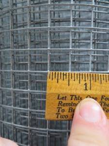lot 91 image: 4 BIG ROLLS OF GARDEN WIRE FENCING MATERIAL
