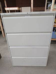 lot 94 image: LATERAL 4 DRAWER FILE CABINET
