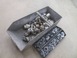lot 110 image: VINTAGE SIOUX STEEL BOX- FULL OF METALSTEELHEAVY FITTINGS FOR PIPES