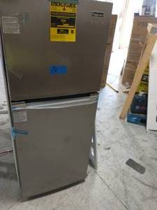 MAGIC CHEF 10.1 cu. ft. Top Freezer Refrigerator in Platinum Steel