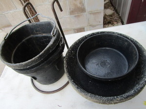 lot 92 image: Rubber Feed Pans & Pails