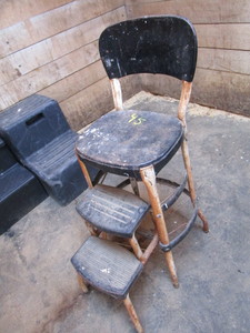 lot 45 image: Cosco Step Stool