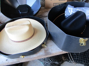 lot 52 image: Hatbox & Hats