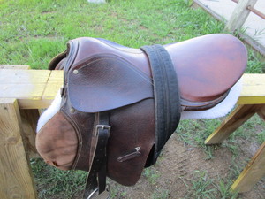 lot 58 image: English Saddle & Pad