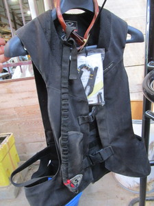 lot 68 image: Hit Air Riding Vest