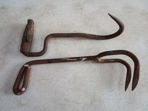 lot 165 image: Vintage Bale Hooks