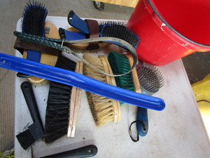 lot 168 image: Grooming Tools