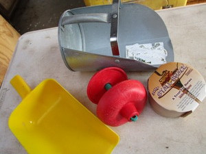 lot 177 image: Feed Scoops & Snacks