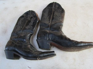 lot 197 image: Western Boots - Womens