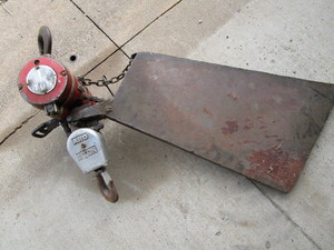 lot 114 image: ARO Air Hoist