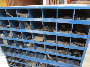 lot 139 image: Metal Parts Bin