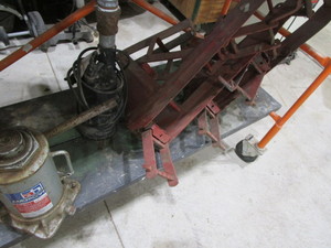 lot 150 image: Post Jacks, Sump Pump, Bottle Jack