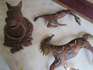 lot 229 image: Cast Tie, Wall Dcor
