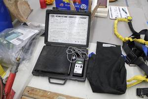 lot 754 image: CPS Compute-A-Charge CPS Scale  with Case