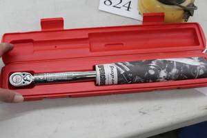 lot 796 image: Snap-On Torque Wrench 100-ft.lbs  with Plastic Case