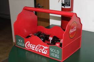 lot 822 image: Coca-Cola Metal Vendor Box  with Pop-Top Pop Bottles (x6 full)