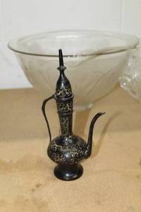 lot 880 image: Decorative Tea Pot