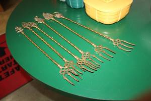 lot 856 image: Lot of (6) Metal Forks 19L