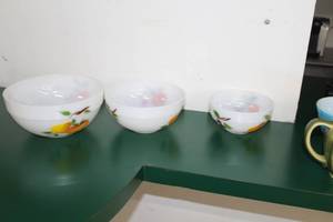 lot 854 image: Fire King Ovenware 3-Bowl Set