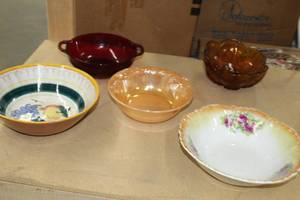lot 847 image: Lot of (6) Glass Bowls