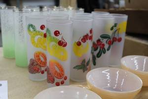 lot 844 image: Lot of (8) Frosted Glasses White with Fruit
