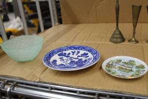 lot 909 image: Lot of (3) Dcor  - Plates (x2), Bowl (x1)