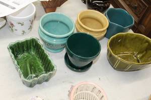 lot 866 image: Lot of (6) Decorative Planters