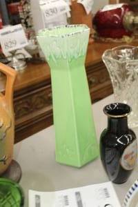lot 881 image: 6-Sided Table Vase