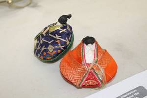 lot 898 image: Lot of (2) Clam People Table Dcor