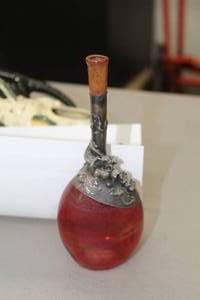 lot 908 image: Vase with 3D Accent