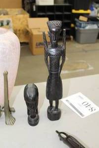 lot 946 image: Lot of (2) Wood Table Statues