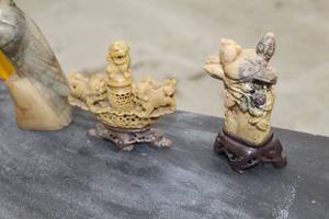 lot 922 image: Lot of (2) Soap Stone Table Figurines  - Bird, Gargoyle Babies