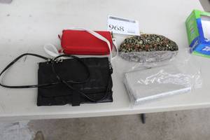lot 968 image: Lot of (4) Beaded, Brocade, Leather Clutches and Purses