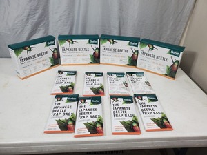 lot 70 image: New Japenese Beetle Traps and Bait