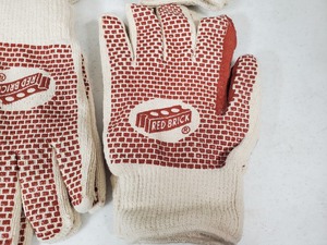 lot 92 image: 6 New Pairs Red Brick High Heat  General Purpose Work Gloves