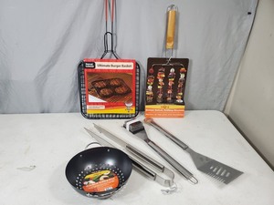 lot 101 image: New BBQ Grilling Items