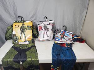 lot 119 image: 3 New Kids Medium 8-10 Halloween Costumes
